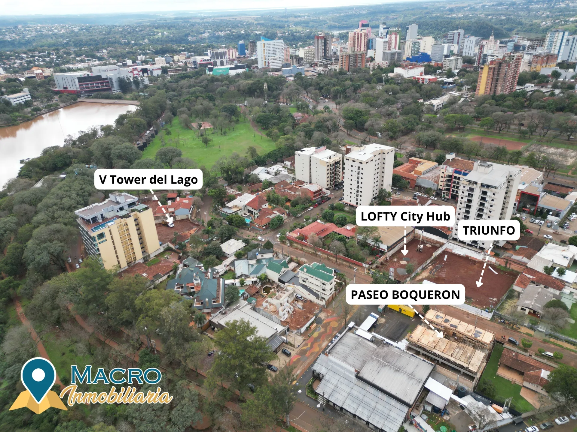 Vista aérea del Barrio Boquerón I y Lago de la República en Ciudad del Este